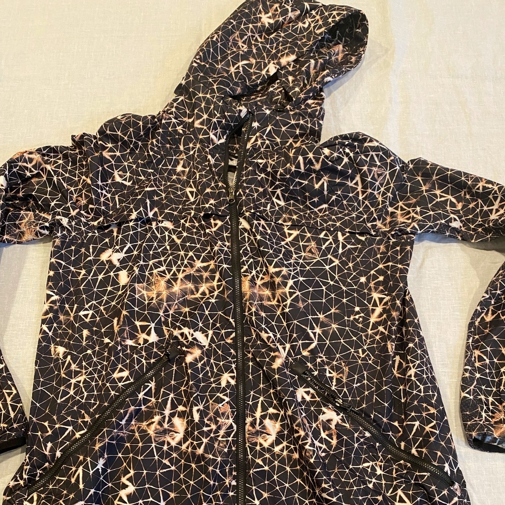 Lululemon Like New Miss Misty II Star Crushed Running Jacket Size 12
